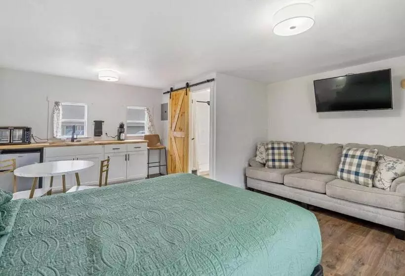 Deluxe-studio, Selkirk Motel