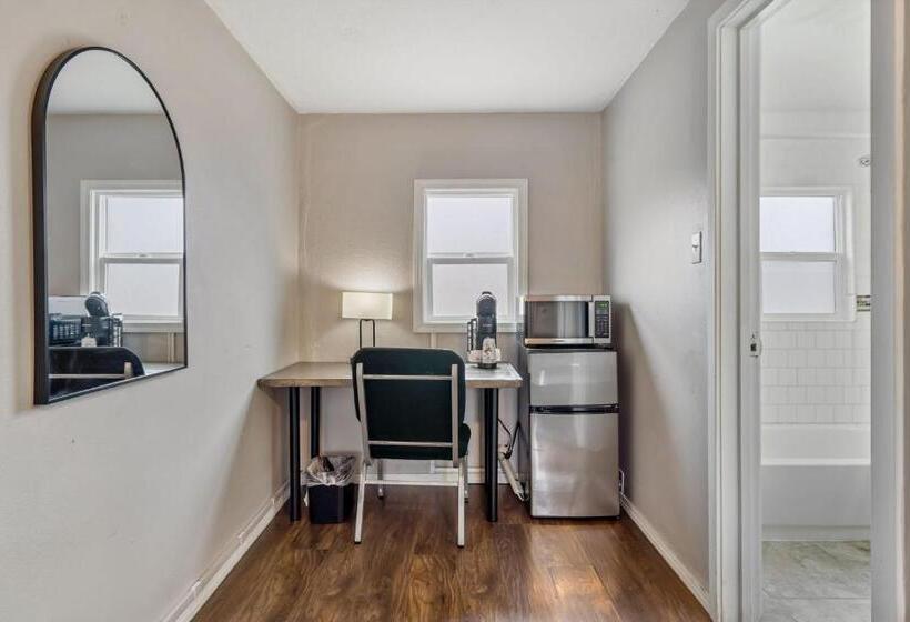 غرفة قياسية, Selkirk Motel