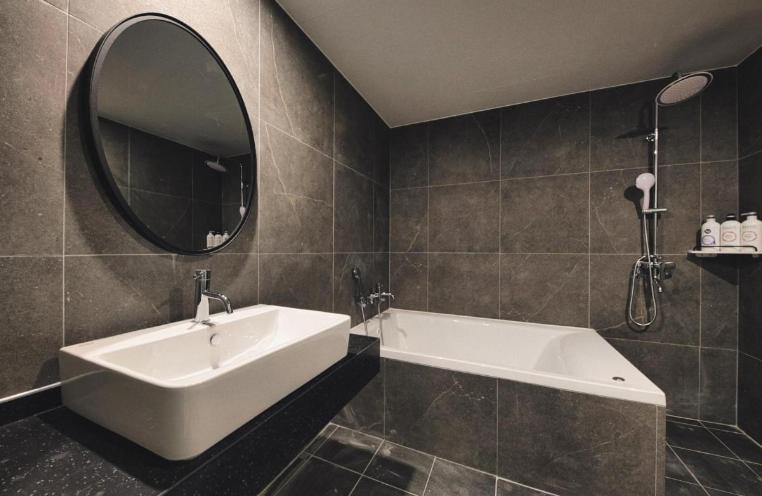 סוויטת סופריור, Aden