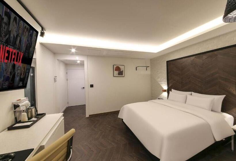 חדר דלוקס, Aden