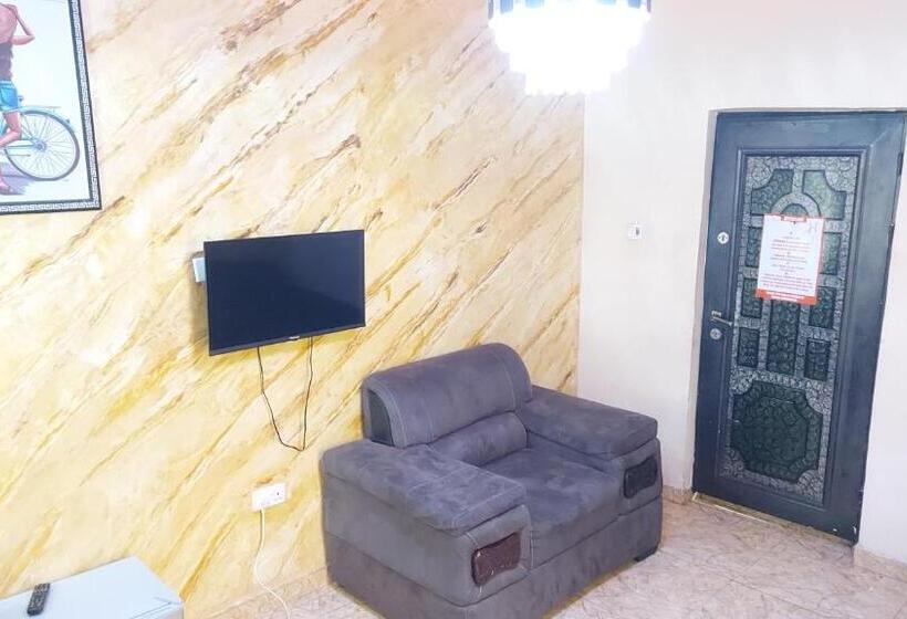 Executive Suite, Dopepi