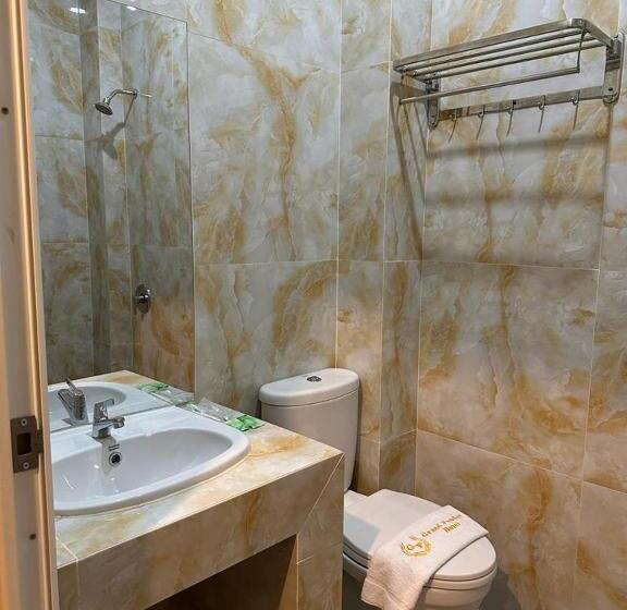 חדר דחוקס עם מיטת קינג, Grand Pandan