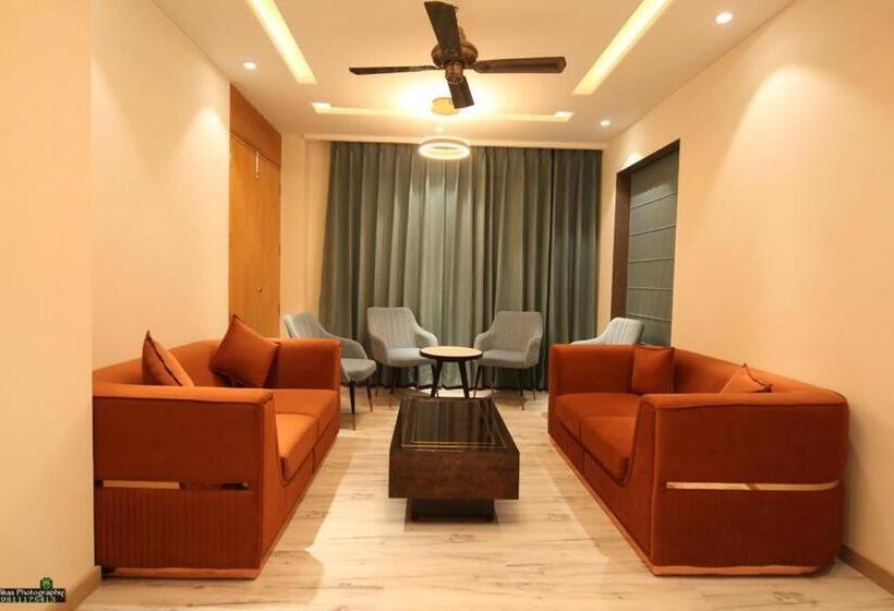 Suite, The Central View