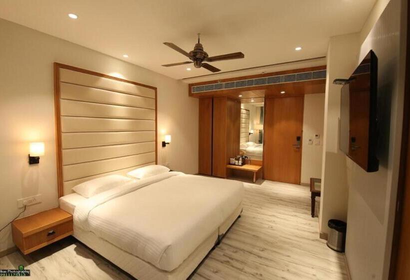 Suite, The Central View