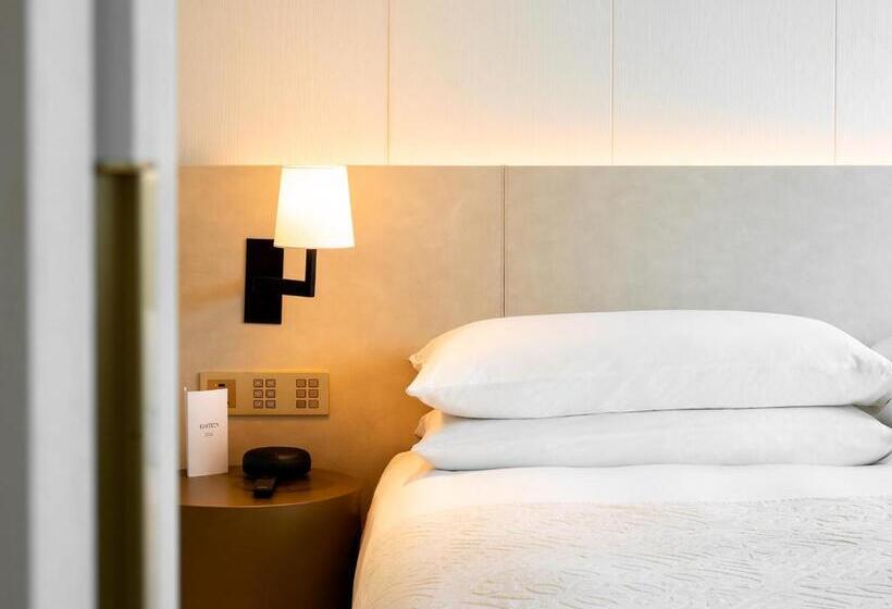 اتاق لوکس با چشمانداز شهر, The Singapore Edition