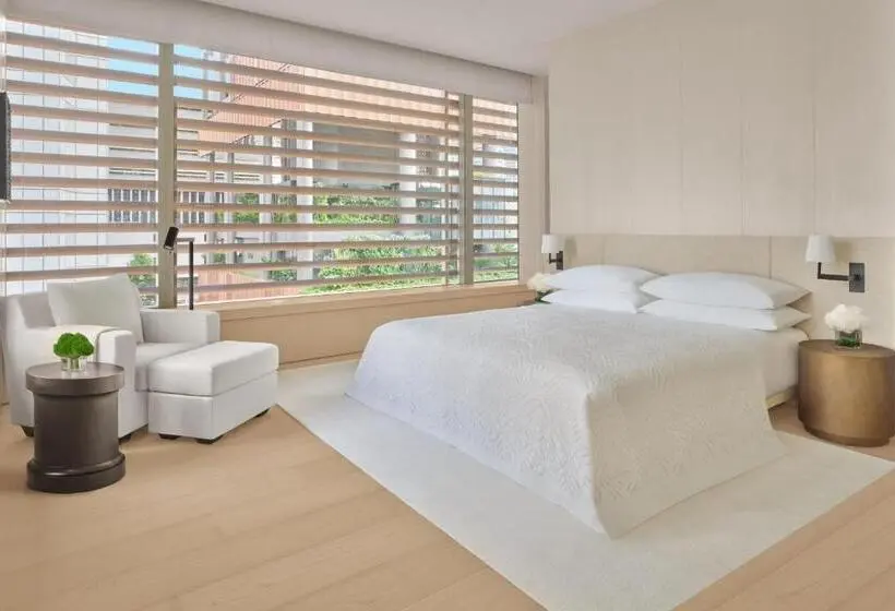 Suite King Bed
