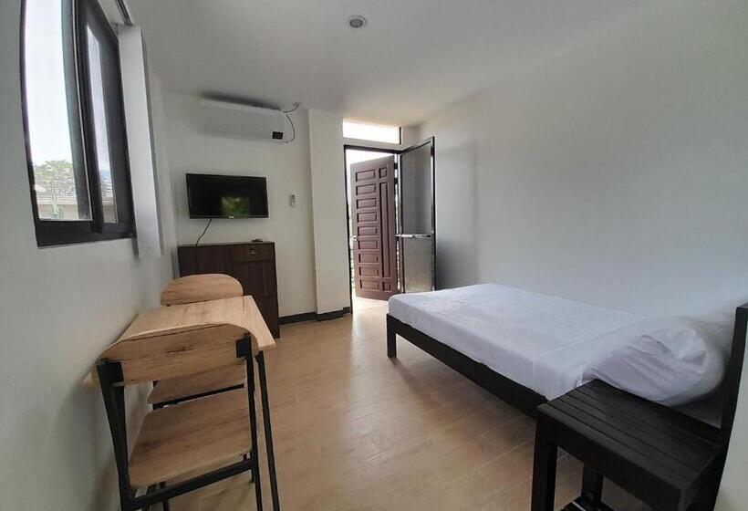 Quarto Estandar, Palawan Residence B&b