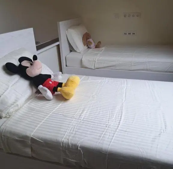 Deluxe Neljän Hengen Huone, Chambres D Hôtes à  5min De Pairi Daiza Et  30min D Ath Et Mons