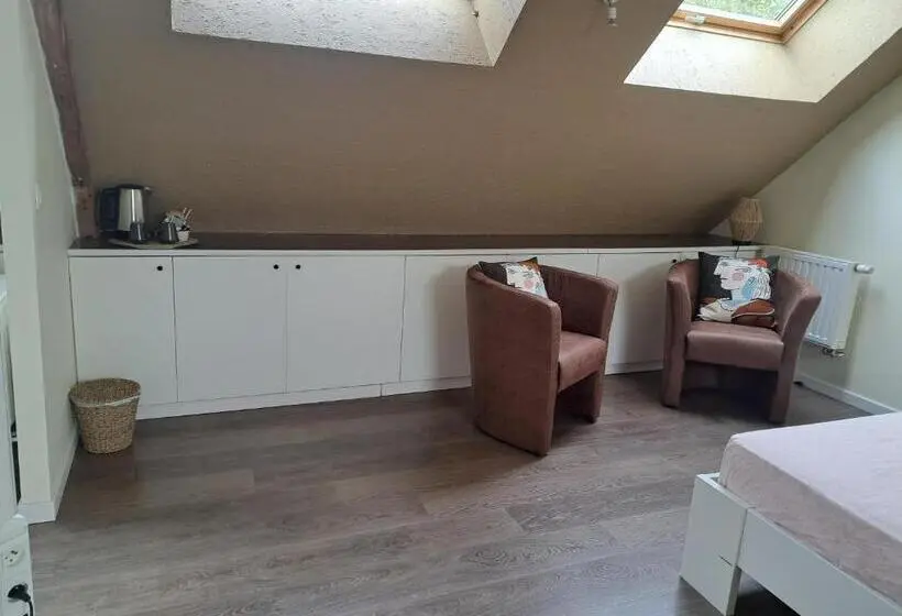 Deluxe Neljän Hengen Huone, Chambres D Hôtes à  5min De Pairi Daiza Et  30min D Ath Et Mons