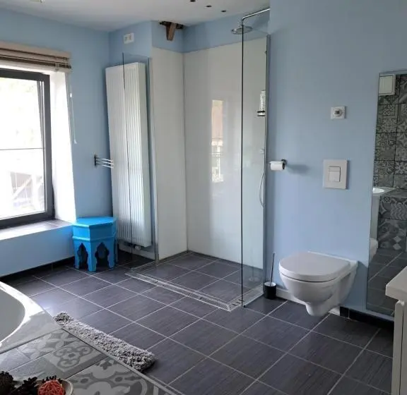 Standard Yhden Hengen Huone, Chambres D Hôtes à  5min De Pairi Daiza Et  30min D Ath Et Mons