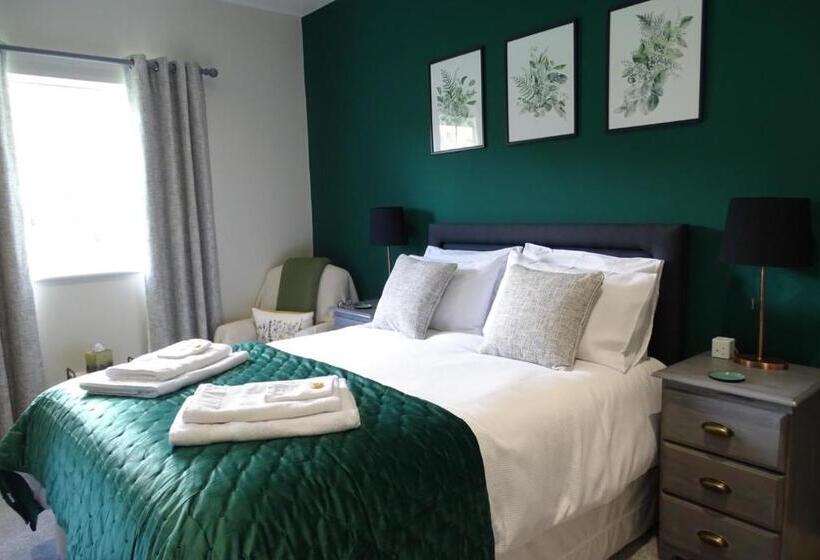 스탠다드 룸 킹사이즈 침대, The Old Coach House