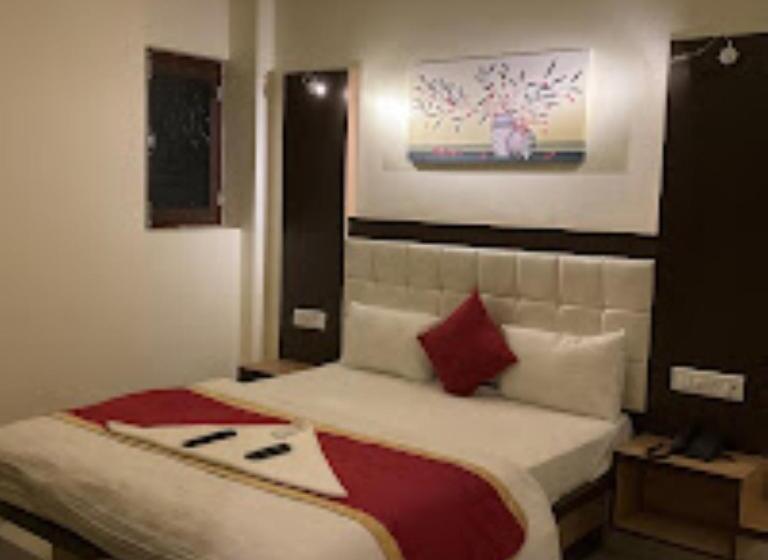 Deluxe Room, Benaras Gharana Inn Varanasi