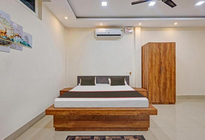 Chambre Triple Classique, Collection O Long Acres Resort