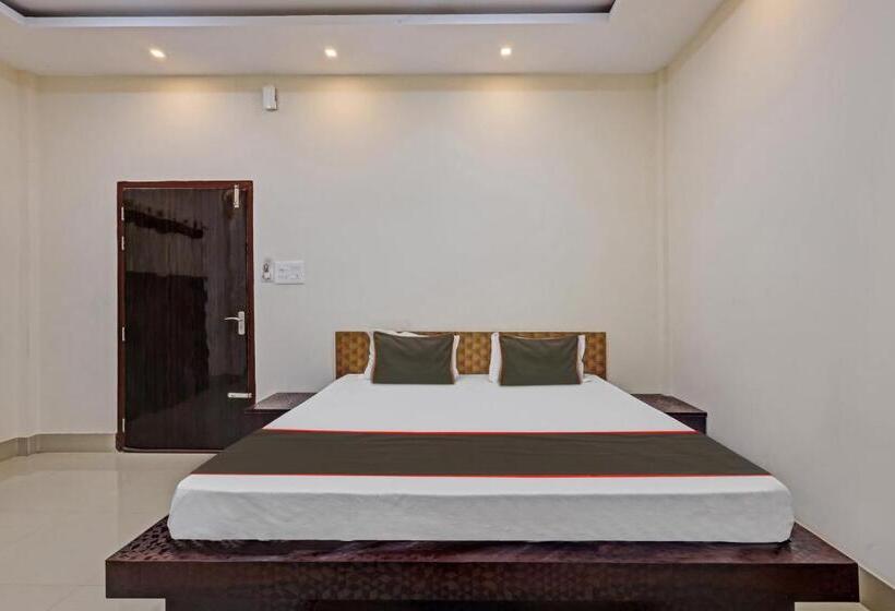 Chambre Triple Classique, Collection O Long Acres Resort