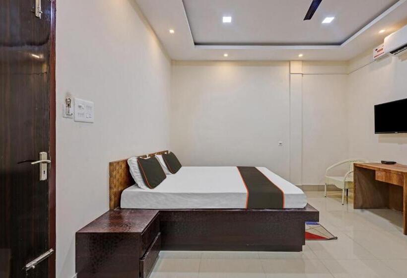 Chambre Triple Classique, Collection O Long Acres Resort