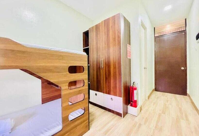 تختخواب در اتاق مشترک, Oyo 1008 Armond Bed And Breakfast