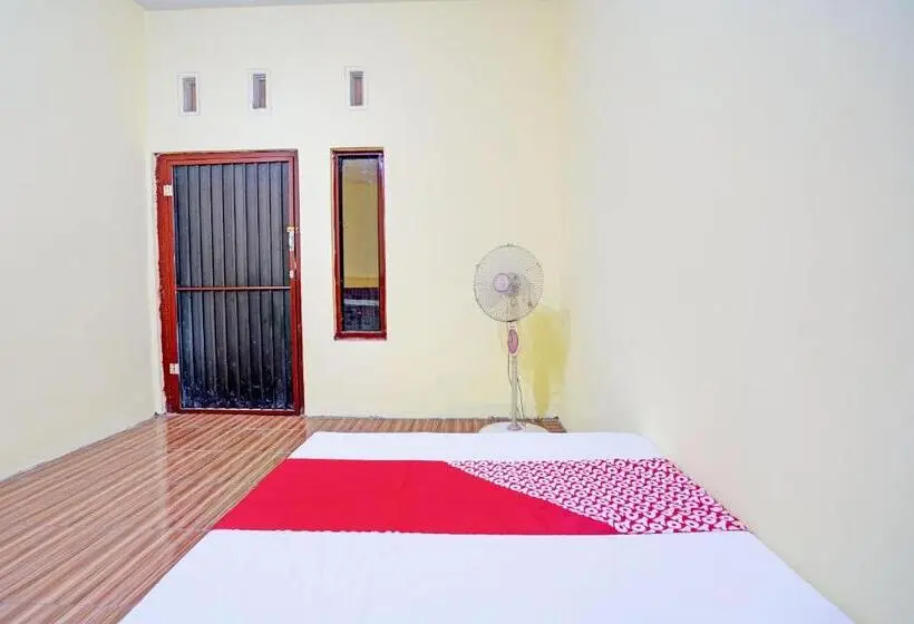 スタンダードルーム, Oyo Life 92920 Rumah Kost Azca