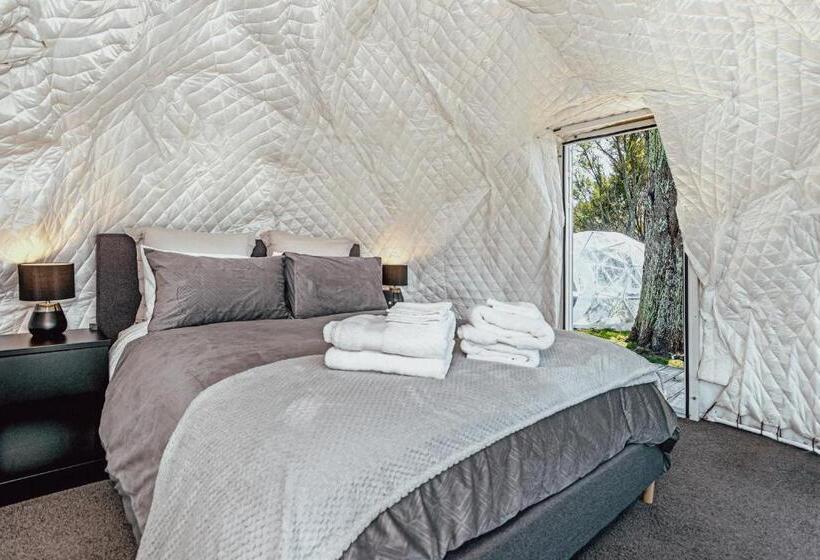 خانه 2 خوابه, Black Label Retreats