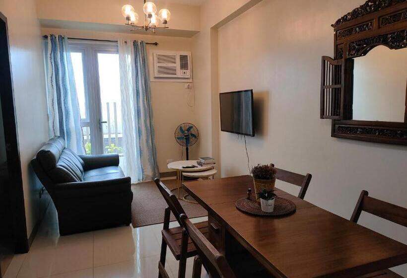 سوئیت با بالکن, The Verdin At Maple Grove