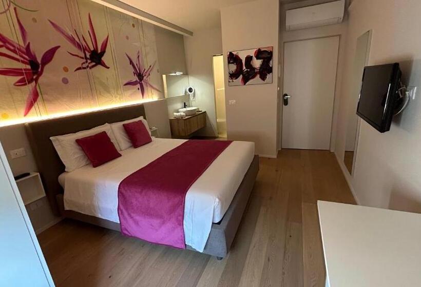 اتاق سوپریور با تخت بزرگ, San Lorenzo Luxury Boutique