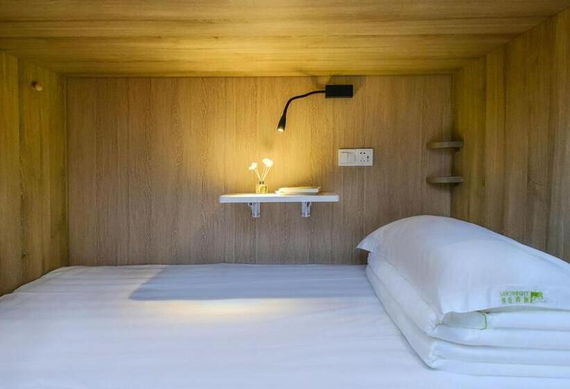 Bed in Shared Room with Shared Bathroom, Heye International Youth Hostel