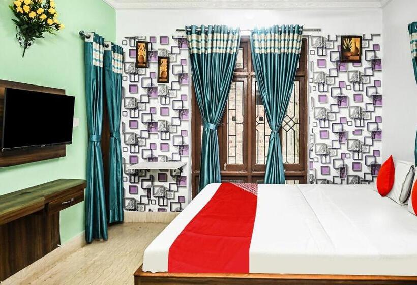 Quarto Triplo Clássico, O Shraddha Residency 2
