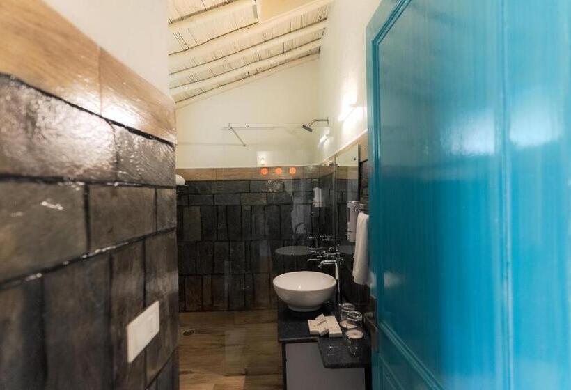 带大床的高级房间, Tree Of Life Birdsong Chalets , Dharamshala