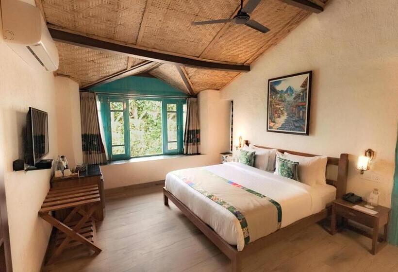 带大床的高级房间, Tree Of Life Birdsong Chalets , Dharamshala