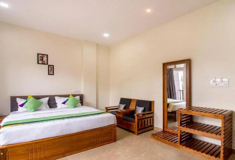 Chambre Deluxe, Treebo The Rove