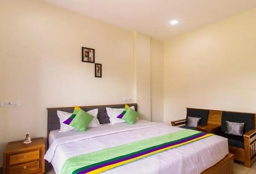 Chambre Deluxe, Treebo The Rove