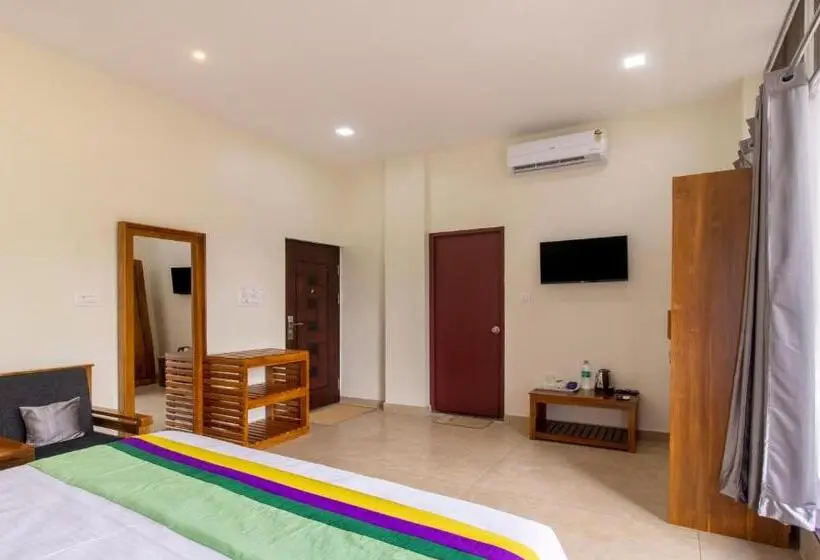 Chambre Deluxe, Treebo The Rove