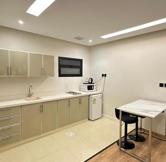 Апартаменты 2 Спальни, Xyz