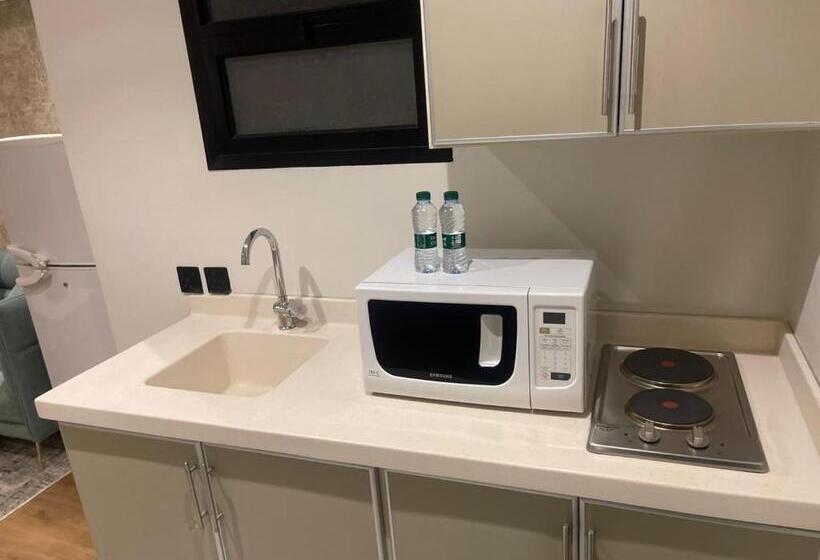 Апартаменты 2 Спальни, Xyz