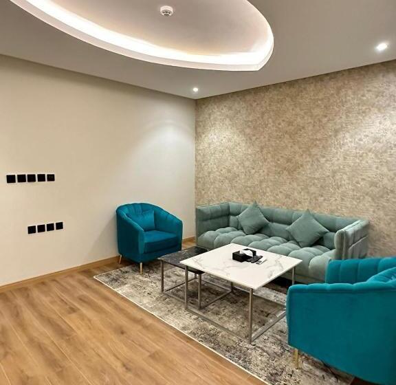 Апартаменты 3 Спальни, Xyz