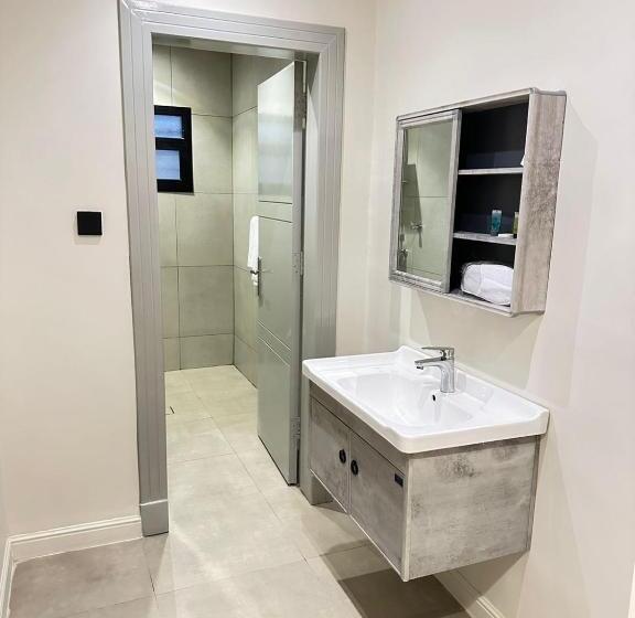 Апартаменты 3 Спальни, Xyz