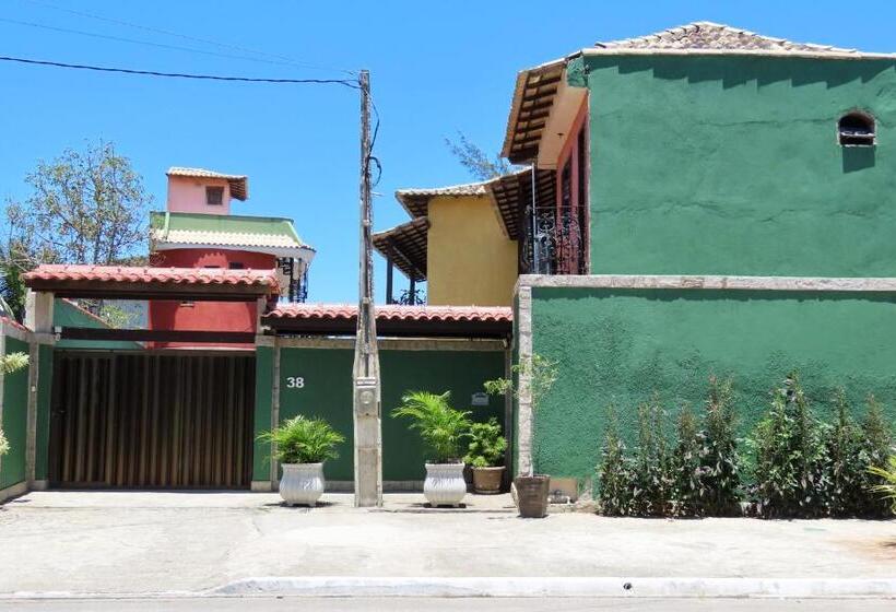 غرفة عائلية, Casa Flora