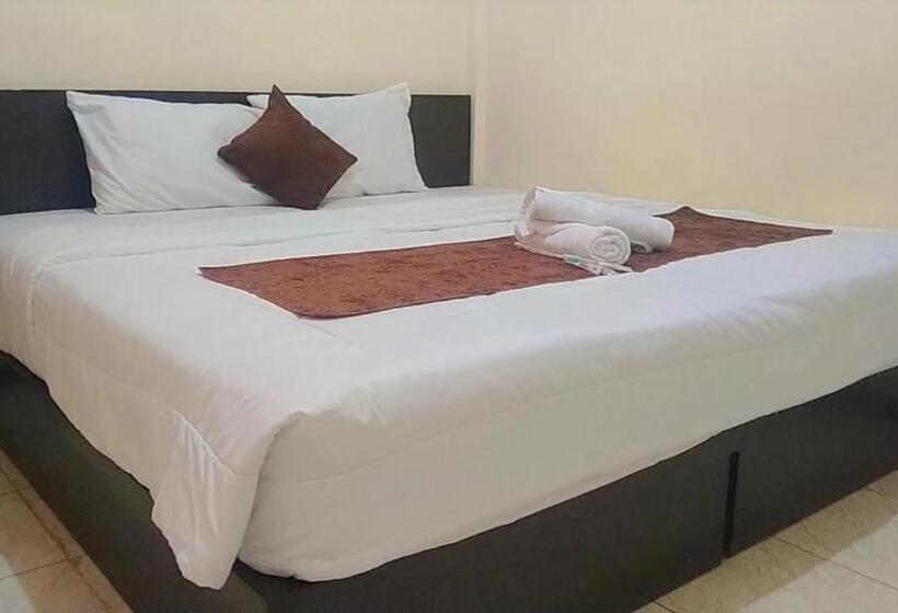 Quarto Estandar, Unram Guest House