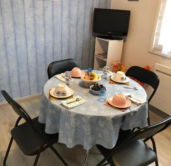 Семейное Студио, Chez Annie