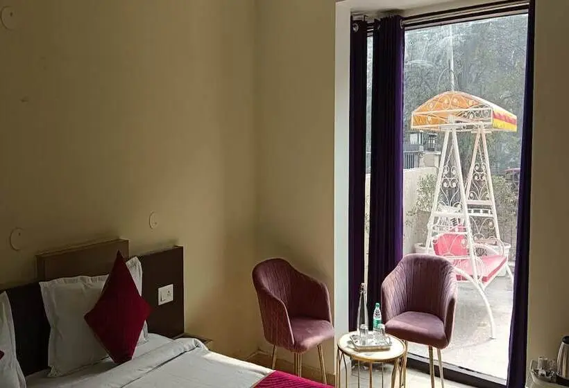 اتاق لوکس, A.p Residency
