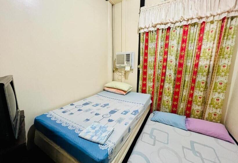 اتاق استاندارد چهار تخته, King Henry S Transient House