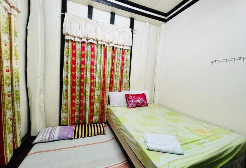 اتاق استاندارد چهار تخته, King Henry S Transient House