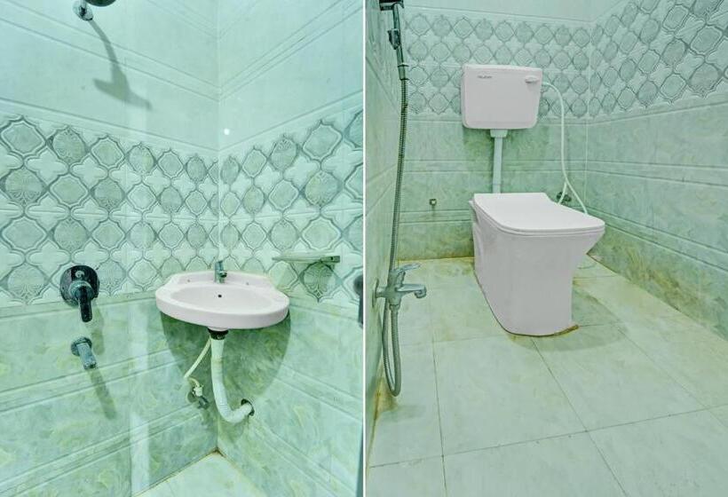 Classic Kolmen Hengen Huone, Oyo Flagship Residence Inn Guest House
