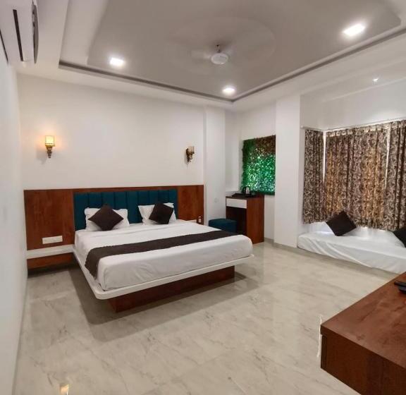 スタンダードルーム, Paradise Palace & Restaurant, Udaipur