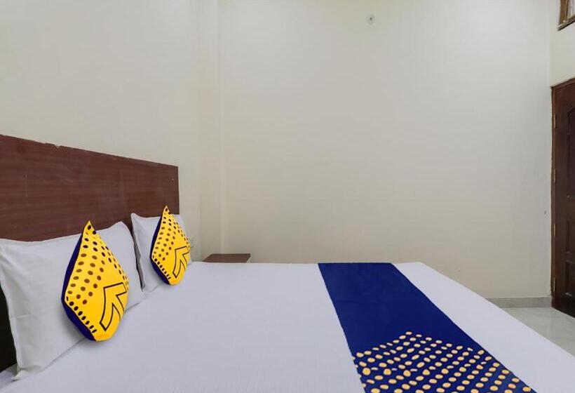 Classic Kolmen Hengen Huone, Spot On Hotel Sarnath Residency
