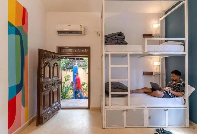 スーペリアーシェアルームのワンベッド, Madpackers Goa Anjuna Bunks, Rooms, Community