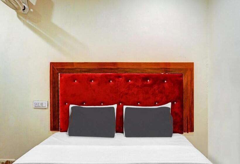 Трехместный Номер Классика, Collection O 81278 Hotel Rn Residency