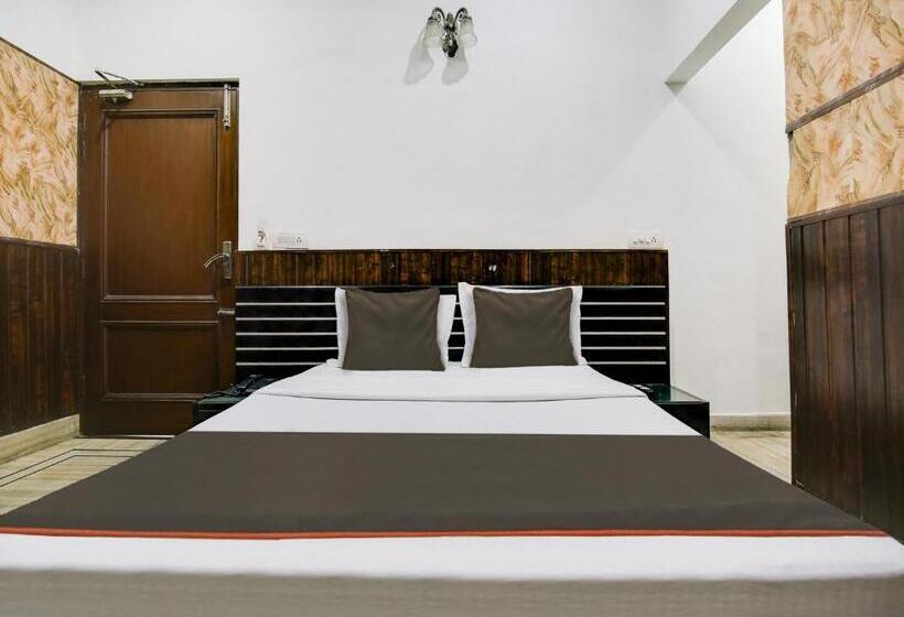 غرفة كلاسيكية ثلاثية, Collection O Hotel Radis Inn