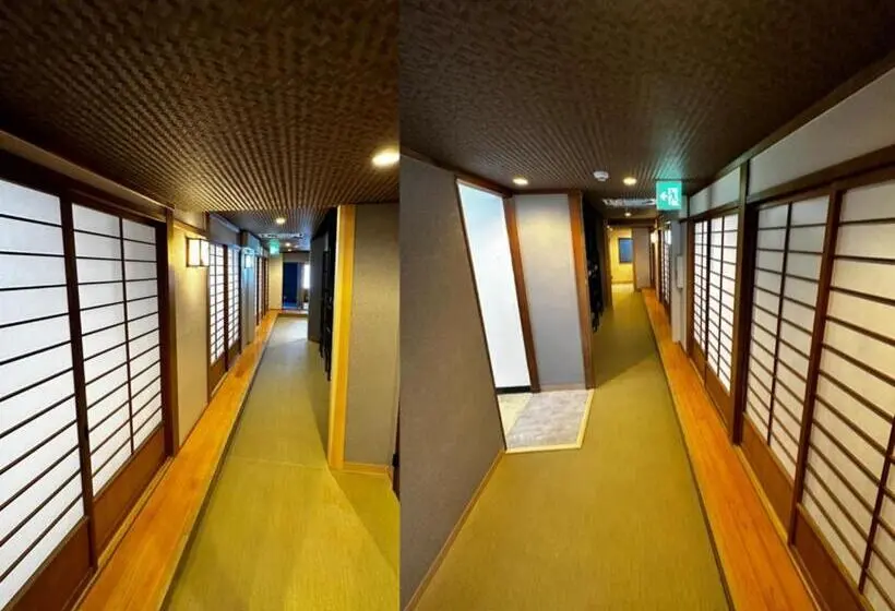 Vuode Makuusalissa, Artist Village Apartments Kochi