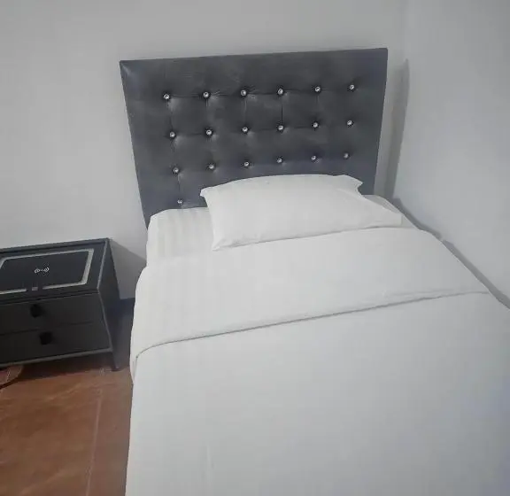 Standard Kolmen Hengen Huone, Happy Beach Jomtien Guesthouse