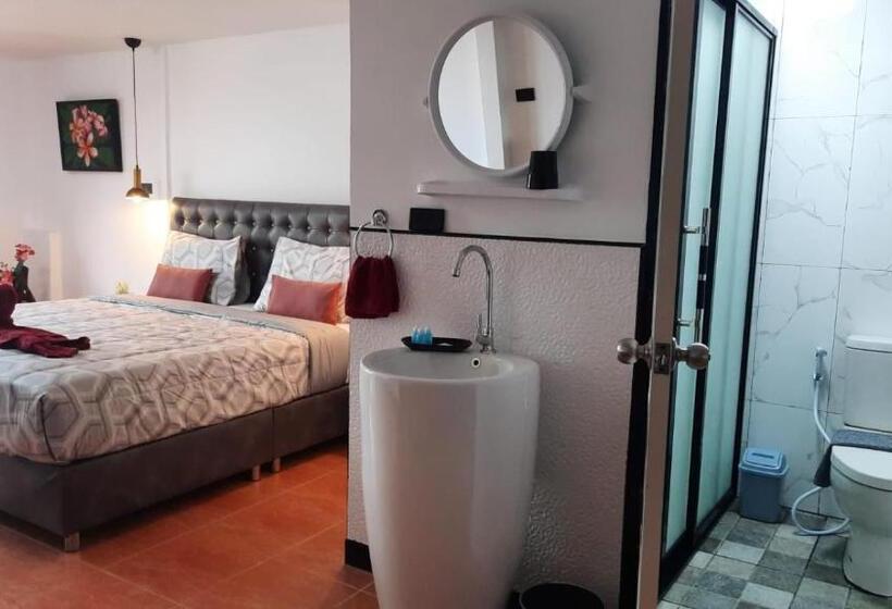 غرفة ديلوكس مطلّة علي البحر, Happy Beach Jomtien Guesthouse